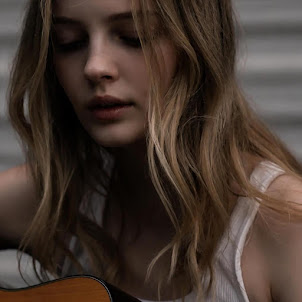 Alice Rose Lyn — The Past Just Gets In The Way